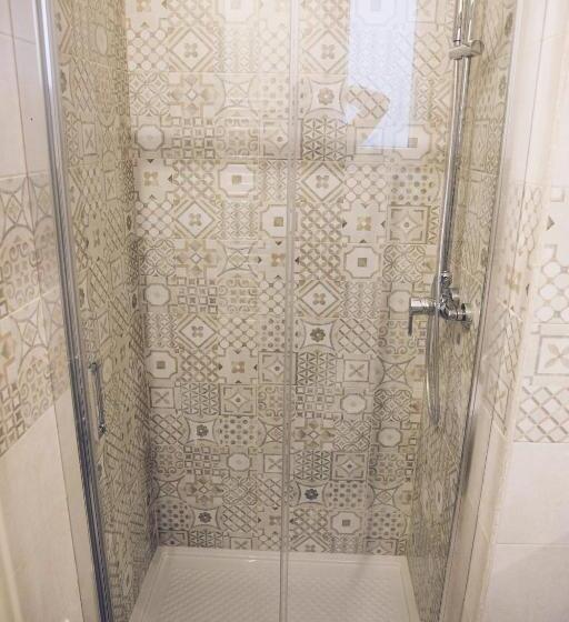 חדר קומפורט לשלושה, Le Stanze Di Nina