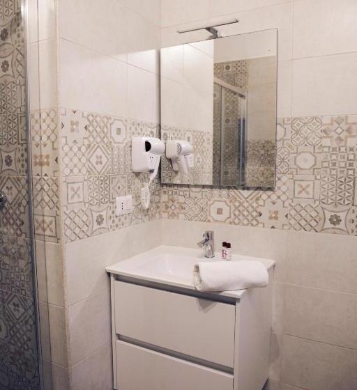 חדר קומפורט לשלושה, Le Stanze Di Nina