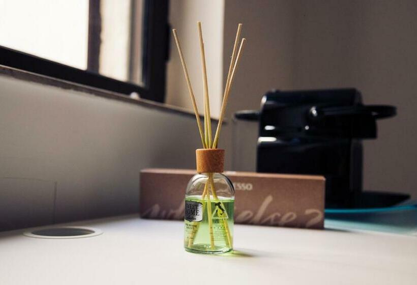 חדר קומפורט לשלושה, Le Stanze Di Nina