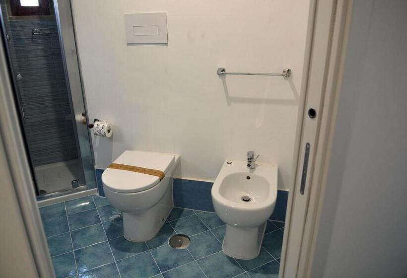 스탠다드 트리플 룸, Andrea Room&breakfast