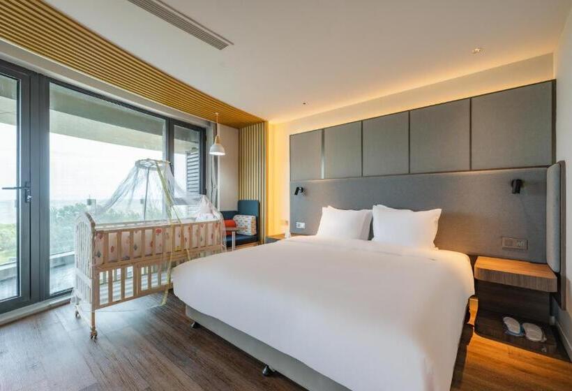 キングサイズベッドのスイートルーム, Holiday Inn Express Huludao Seaview By Ihg