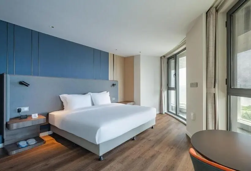キングサイズベッドのスイートルーム, Holiday Inn Express Huludao Seaview By Ihg