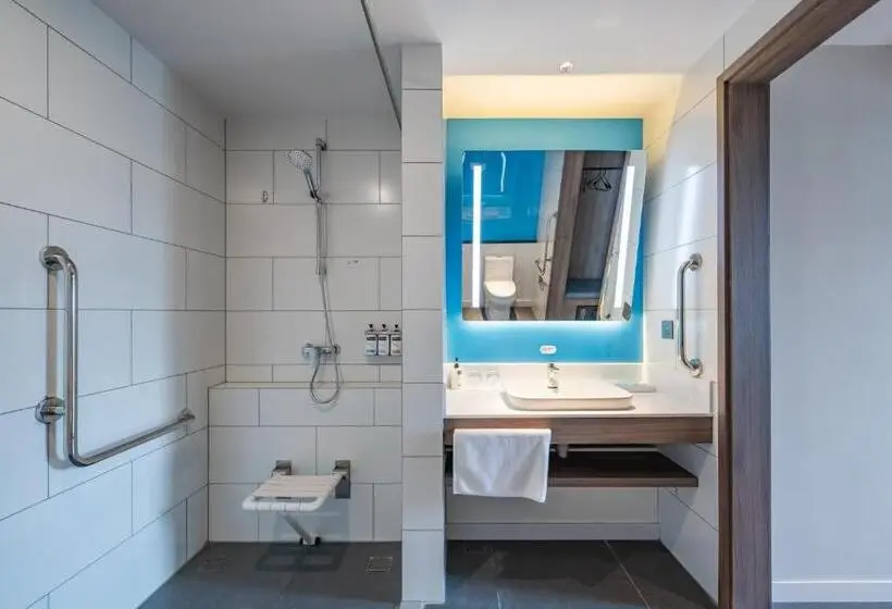 身障者適用キングサイズベッドルーム, Holiday Inn Express Huludao Seaview By Ihg