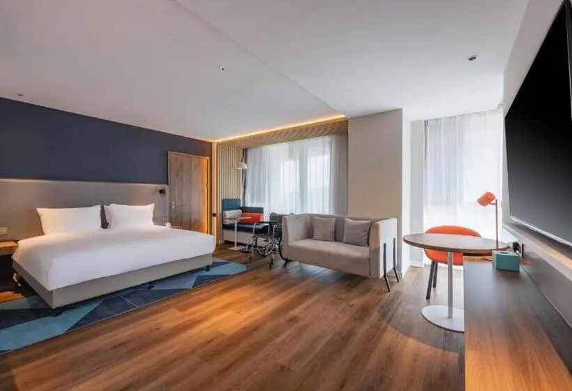 身障者適用キングサイズベッドルーム, Holiday Inn Express Huludao Seaview By Ihg