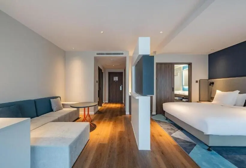 キングサイズベッドのスイートルーム, Holiday Inn Express Huludao Seaview By Ihg