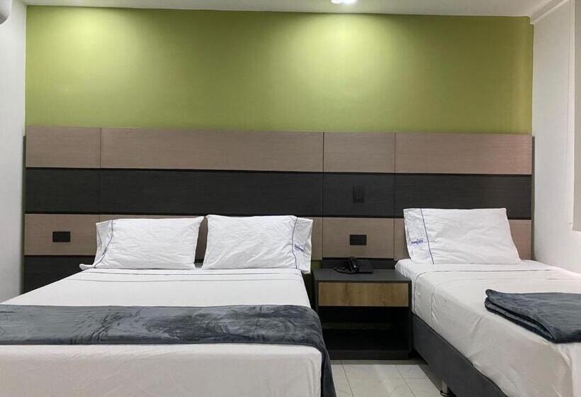 标准三人间, Plaza Real Ocaña