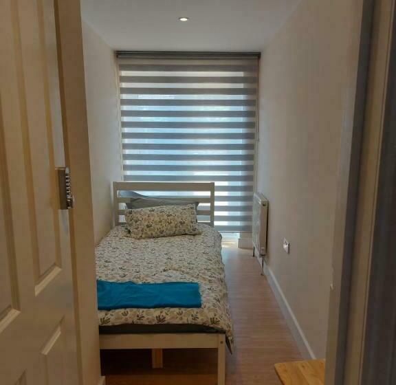 스탠다드 싱글 룸, Vibrant Single Room Only For One Adult