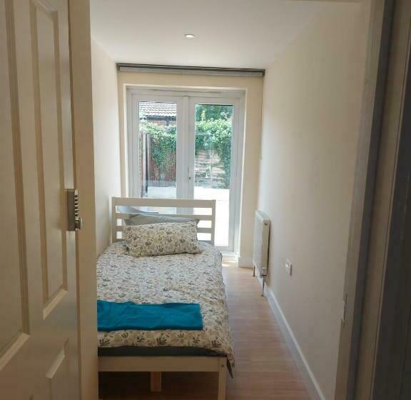 스탠다드 싱글 룸, Vibrant Single Room Only For One Adult