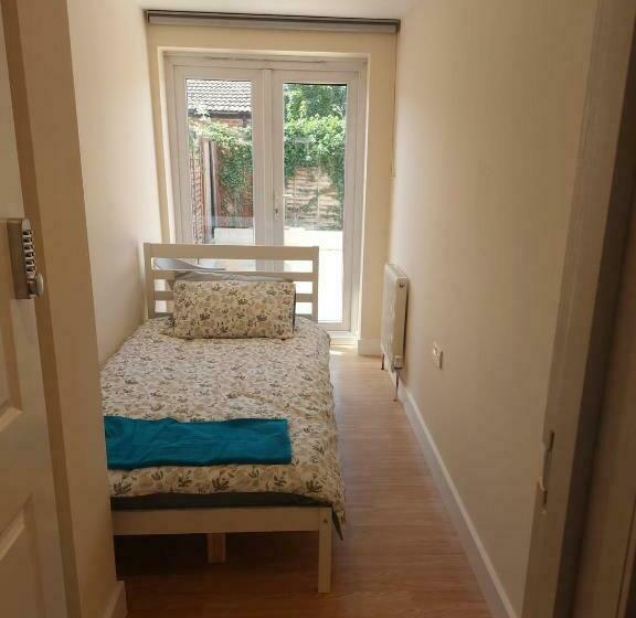 Номер Стандарт Индивидуальный, Vibrant Single Room Only For One Adult