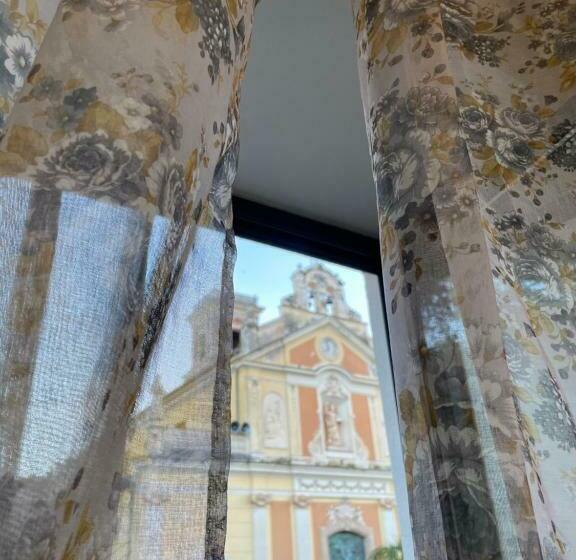 اتاق استاندارد با بالکن, Marinas