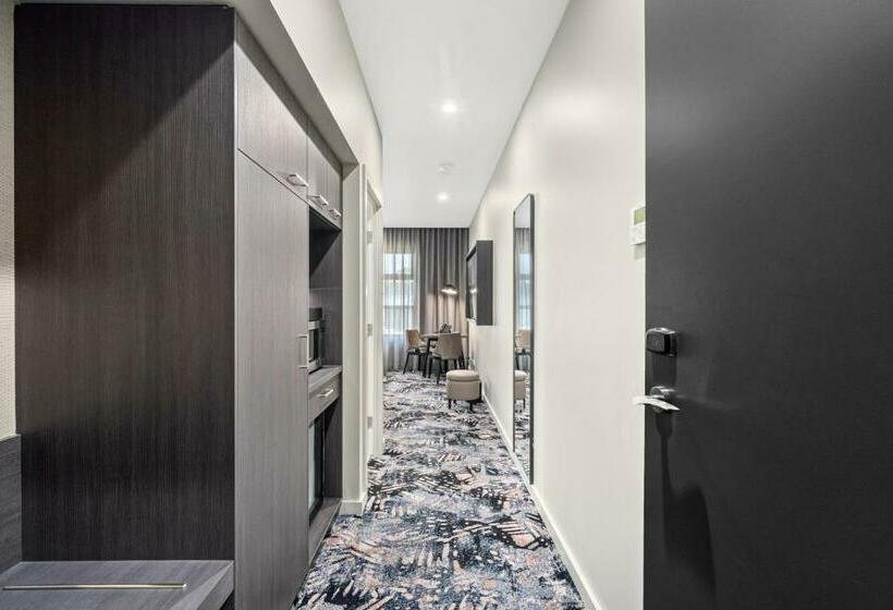 디럭스 스위트 킹 침대, Mercure Pakenham