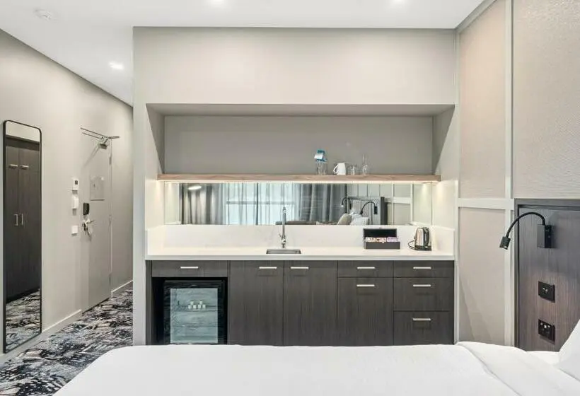 プレステージルーム, Mercure Pakenham