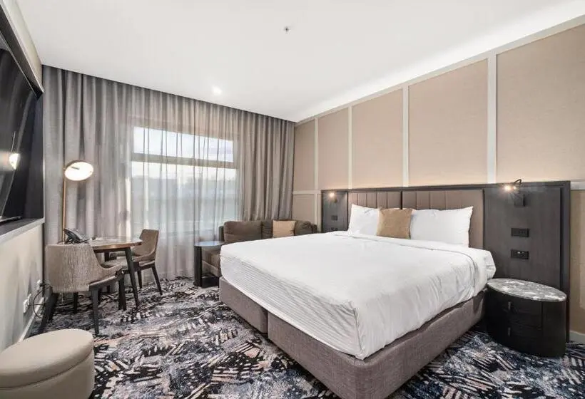 プレステージルーム, Mercure Pakenham