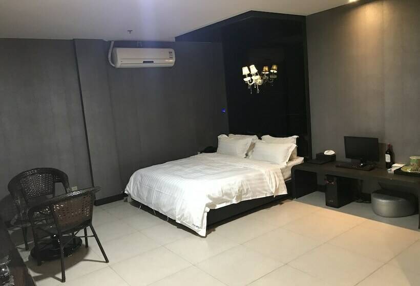 غرفة ديلوكس, Hengbo