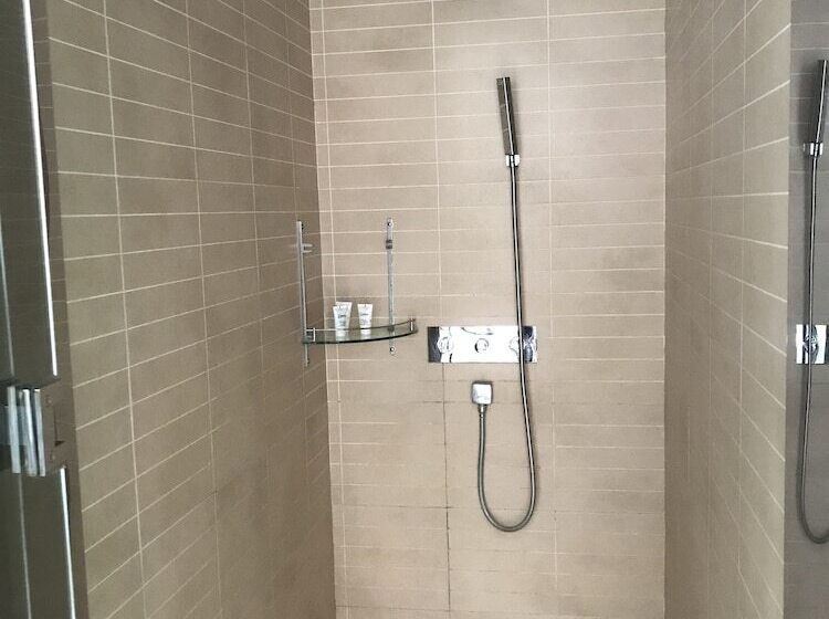 غرفة ديلوكس, Hengbo