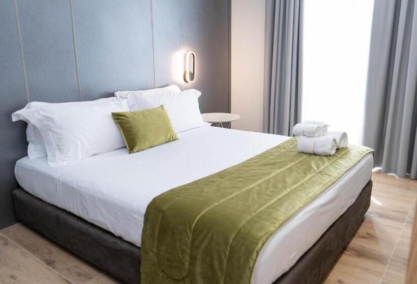 חדר דלוקס לארבעה, Patio