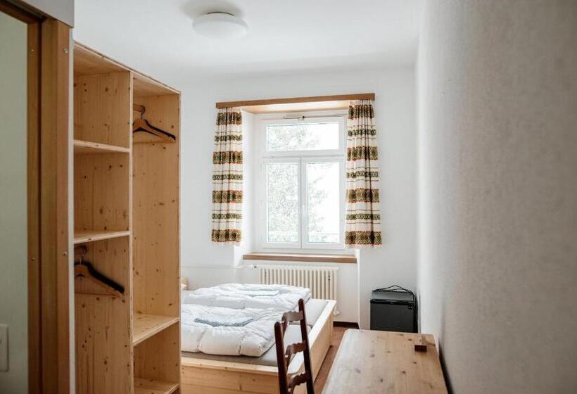 经济房, Gruppenhaus Lindenhof Churwalden