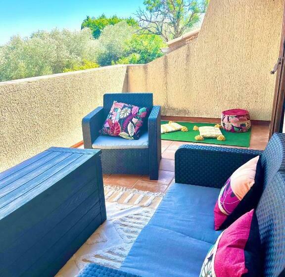 חדר סטנדרט לשלושה, Le Mazet De Choubouloute