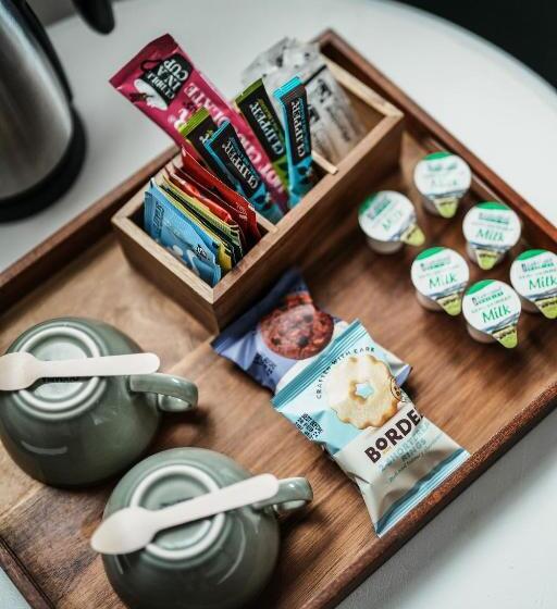 חדר משפחתי נוף לים, Macdonald S Farm