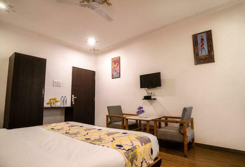 디럭스 룸, Tripli Hotels Arunoday Palace