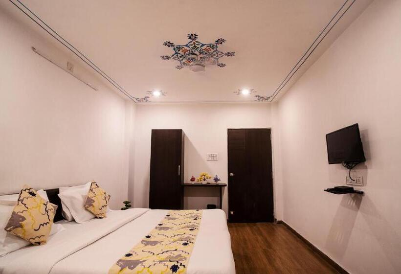 디럭스 룸, Tripli Hotels Arunoday Palace