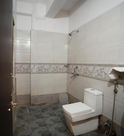 디럭스 룸, Tripli Hotels Arunoday Palace