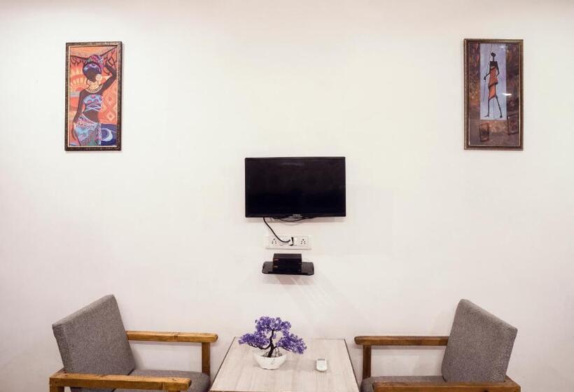 디럭스 룸, Tripli Hotels Arunoday Palace