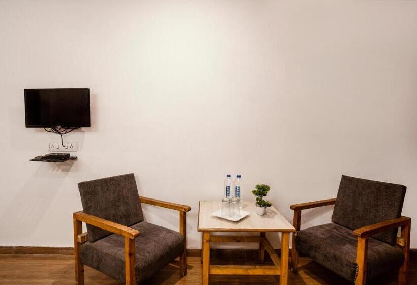 디럭스 룸, Tripli Hotels Arunoday Palace