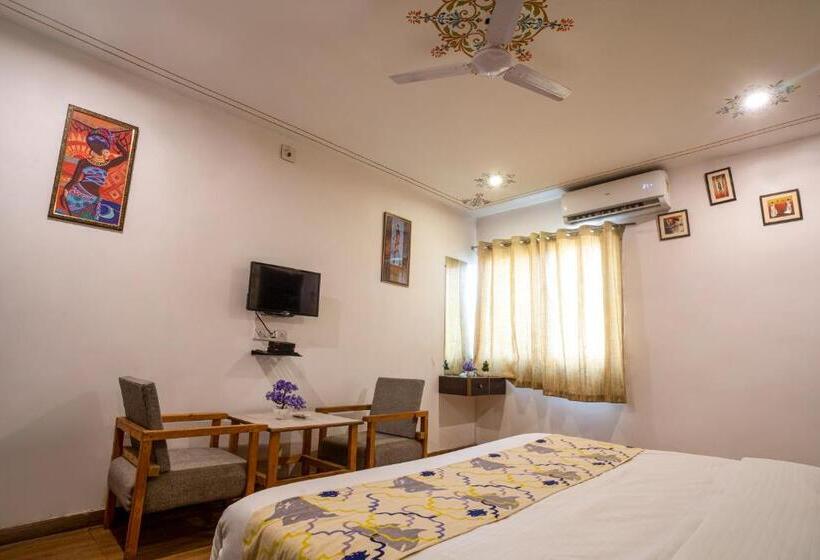 디럭스 룸, Tripli Hotels Arunoday Palace