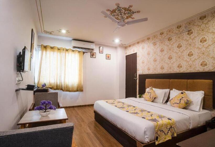 디럭스 룸, Tripli Hotels Arunoday Palace