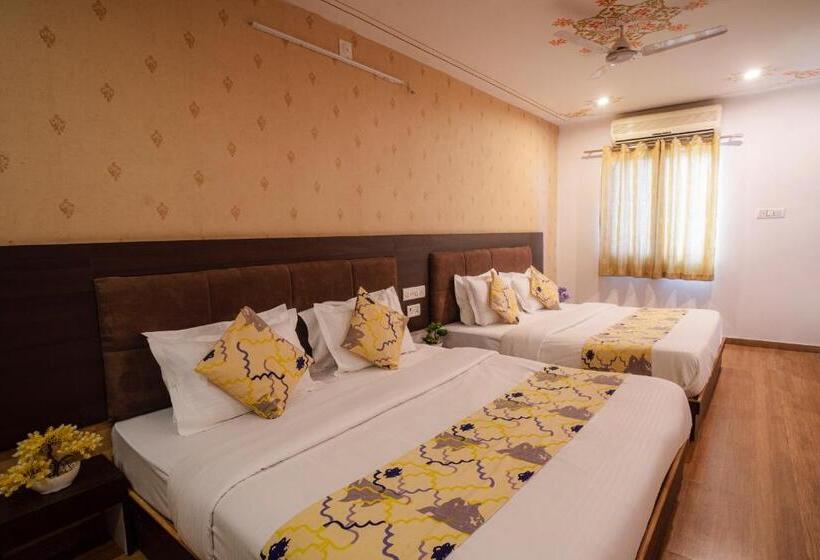 패밀리 스위트, Tripli Hotels Arunoday Palace