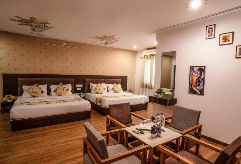 패밀리 스위트, Tripli Hotels Arunoday Palace