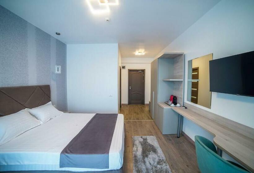 اتاق لوکس با چشمانداز دریا, Ana Eforie