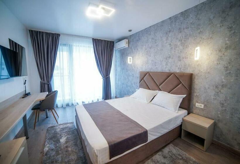 اتاق لوکس با چشمانداز دریا, Ana Eforie