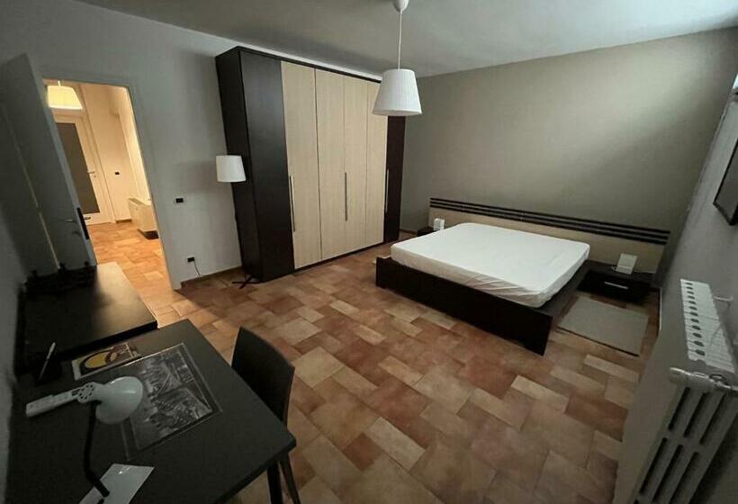 חדר סופריור, Frank’s House 41 Underground