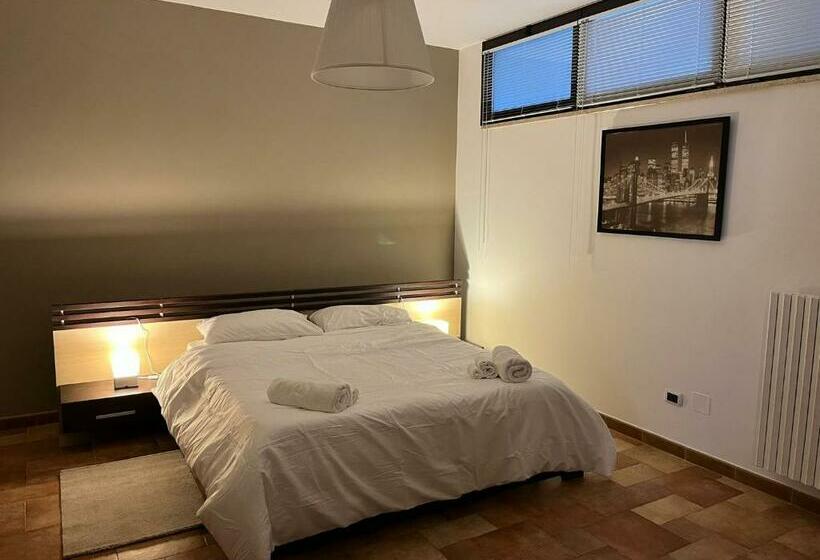 חדר סופריור, Frank’s House 41 Underground