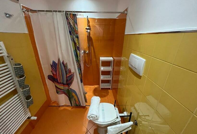 חדר סופריור, Frank’s House 41 Underground