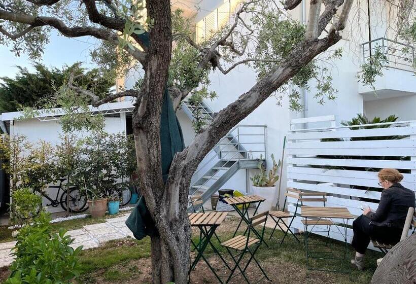 חדר סופריור, Frank’s House 41 Underground