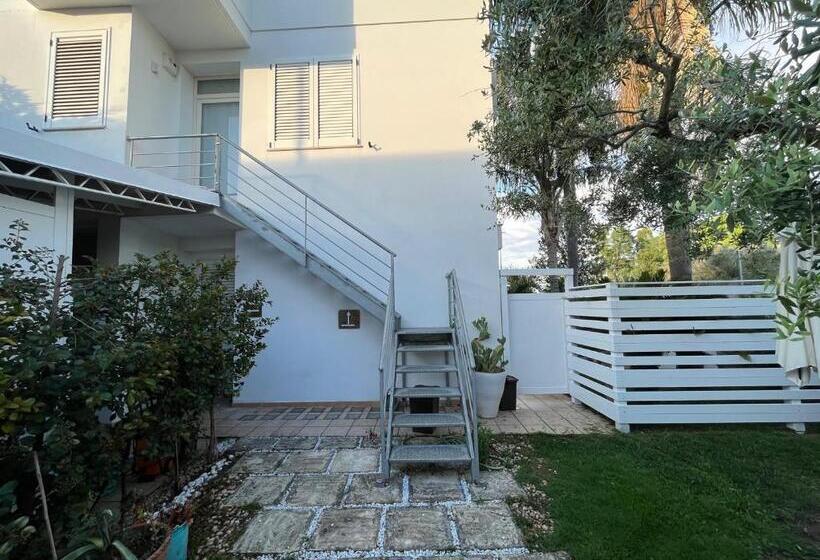 סטודיו דלוקס, Frank’s House 41 Underground