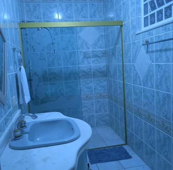 Quarto Familiar, Acomodações Anfitriã
