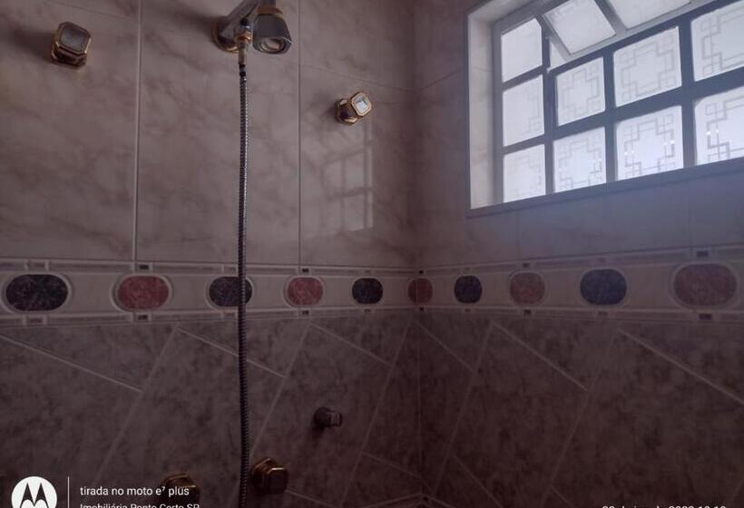 غرفة ديلوكس ثلاثية, Acomodações Anfitriã