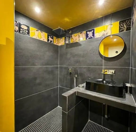 Standard-huone, Le Regardeur