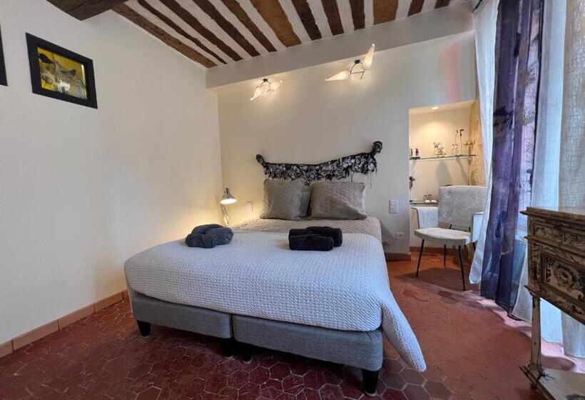 Номер Стандарт, Le Regardeur