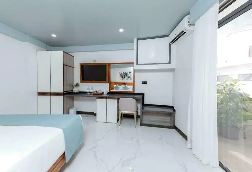 اتاق لوکس با بالکن, Marukab Plaza