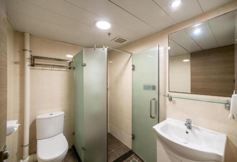 اتاق استاندارد سه نفره, Metacity Living