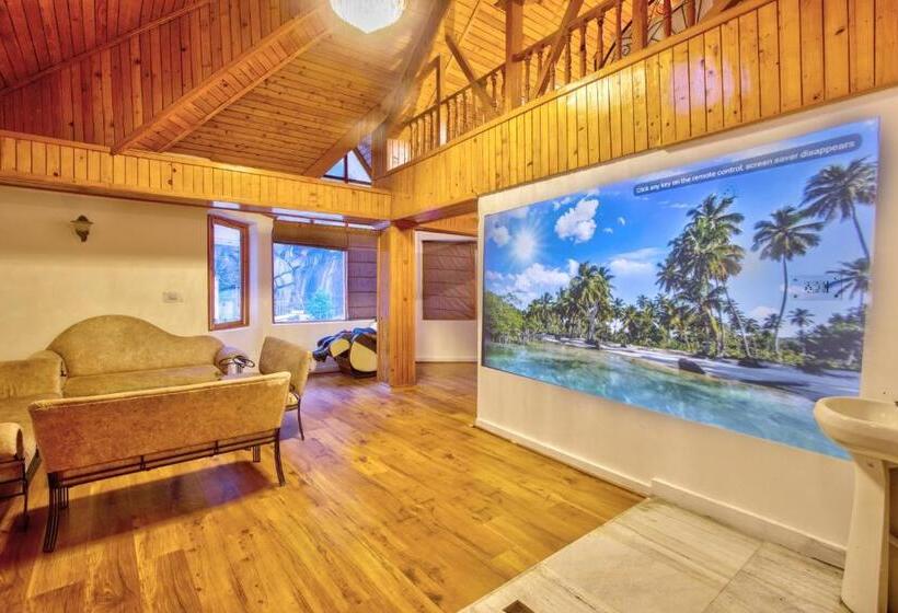 غرفة قياسية, Paradisethe White House Cafe