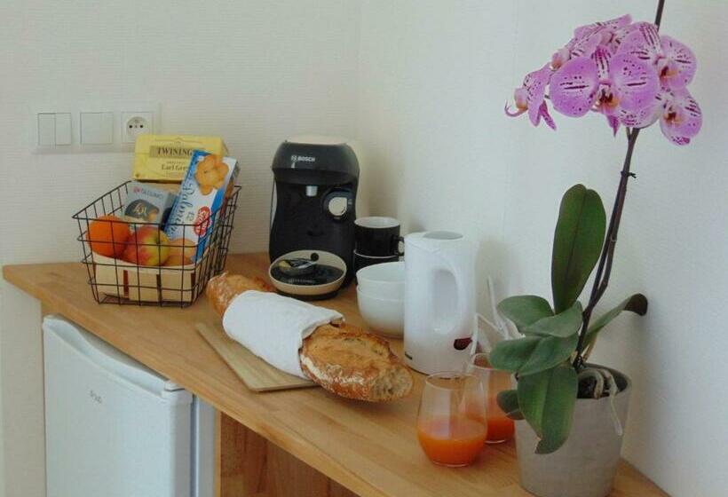 חדר משפחתי, Relais De La Diligence