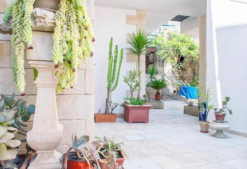 Camera Familiare, Residence Atenaion