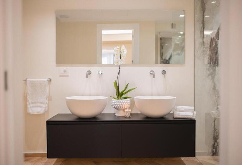 Апартаменты 1 Спальня с Балконом, Naxi Suites