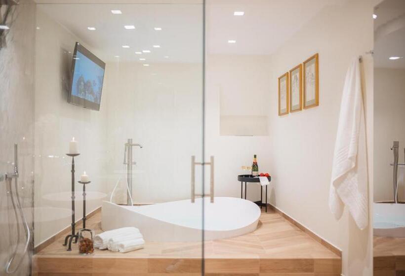 Апартаменты 1 Спальня с Балконом, Naxi Suites